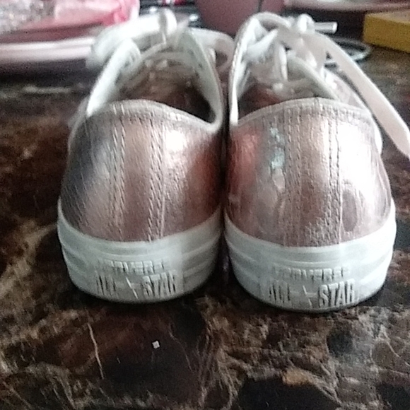 Chucks Converse Low. Size 8.5. Metallic Pink. USED! White Soles & White Shoelace - Picture 3 of 4